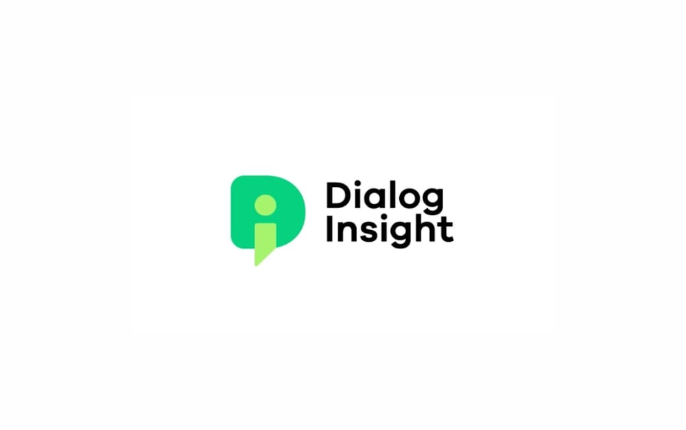 Dialog Insight logo: Green speech bubble icon with light green dot left of black 'Dialog Insight' text