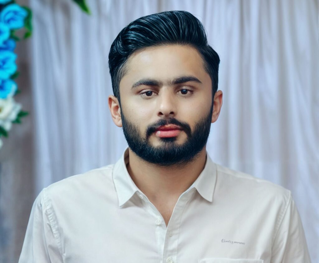 Qamar Abbas